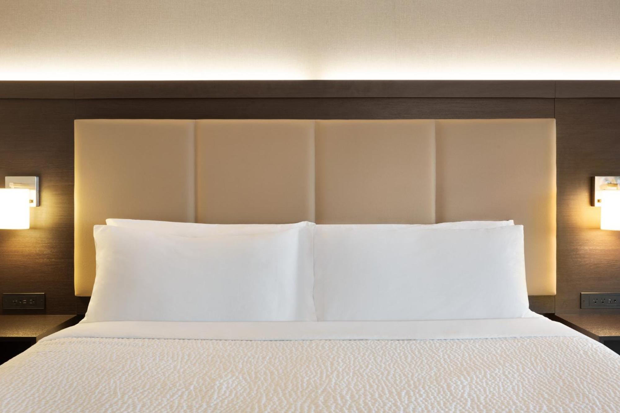 Holiday Inn Express & Suites - Redding By Ihg Экстерьер фото