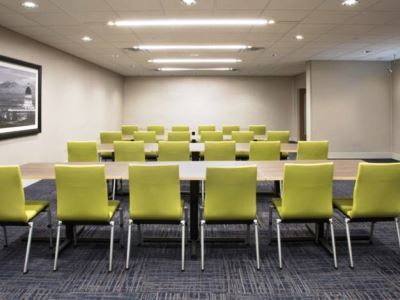 Holiday Inn Express & Suites - Redding By Ihg Экстерьер фото